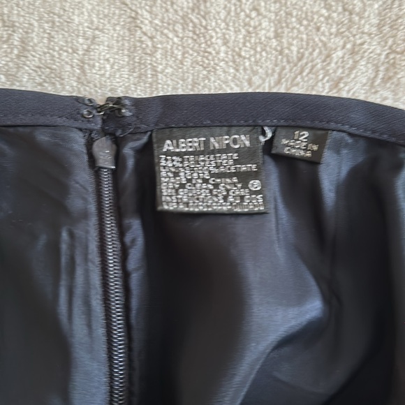 Albert Nipon skirt suit fully lined navy blue. Waist - Picture 8 of 16